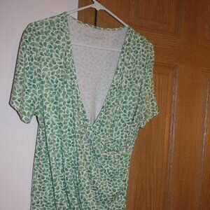 Women's Short Sleeve Wrap top by NorthStyle size XL in Green & White
